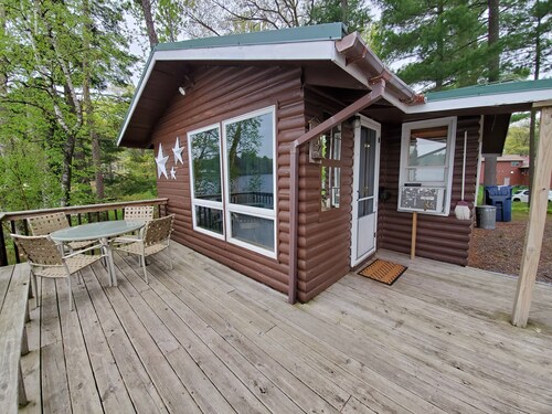 Cozy 2 Bedroom LAKE FRONT Cabin on Chetek Chain of Lakes, GREAT LOT & LOCATION!