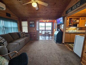 Smart TV - Cozy 2 Bedroom LAKE FRONT Cabin on Chetek Chain of Lakes, GREAT LOT & LOCATION! (Chetek)