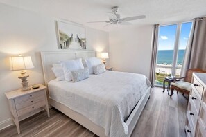 3 bedrooms, iron/ironing board, travel cot, WiFi - Stunning Large Gulf Front Luxury Condo 2 Pools (Pensacola)