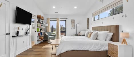 4 Schlafzimmer, Schreibtisch, Bügeleisen/Bügelbrett, Reisekinderbett