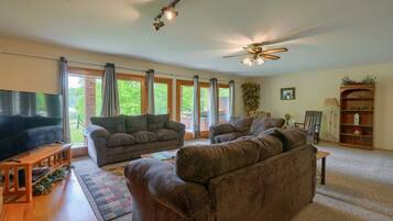 TV, fireplace, DVD player