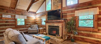 Cherokee-Cabin-Private Bathroom-Standard
