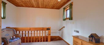 Navajo-Cabin-Private Bathroom-Standard