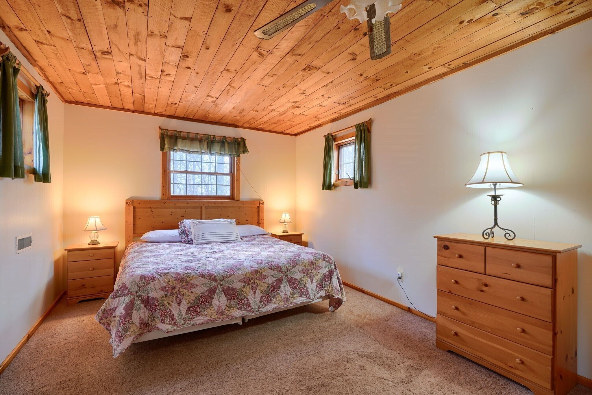 1 bedroom, WiFi (free), bed sheets