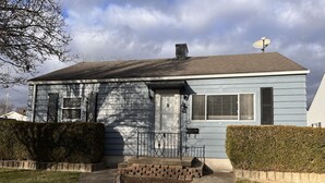 Unclassified image, 4 of 11, button - Your Home Away from Home: Where Comfort Meets Convenience.  (Chillicothe)