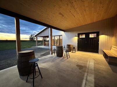Le Lodge Vous Offre une Expérience Paisible et Immersive en Zone Agricole