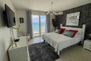 3 habitaciones, caja de seguridad en la habitación y escritorio 