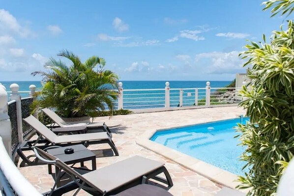 Alberca al aire libre 