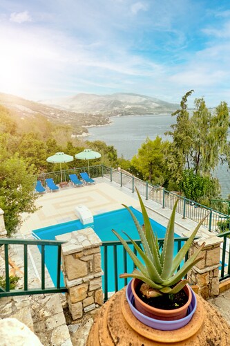 Villas Cavo Marathia - apartment panoramic sea views, pool in dream location