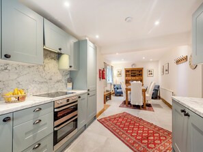 Dishwasher, highchair - 3 bedroom accommodation in Kilmun, near Dunoon (Kilmun, near Dunoon)
