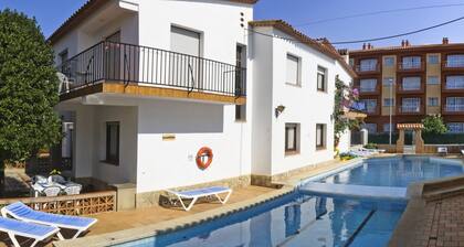 APCOSTAS Villa Piscis / Three Bedrooms