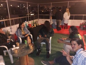 Outdoor dining - Departamento en el Centro de Miraflores con Vista al mar y Terraza Privada (Miraflores)
