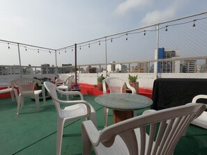 Outdoor dining - Departamento en el Centro de Miraflores con Vista al mar y Terraza Privada (Miraflores)