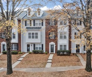 Exterior - Spacious Townhome near Lake Norman in fantastic neighborhood (Cornelius)