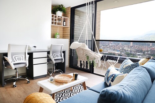 Modern, with a view, next to the Mayorca Shopping Center and the Medellín Metro