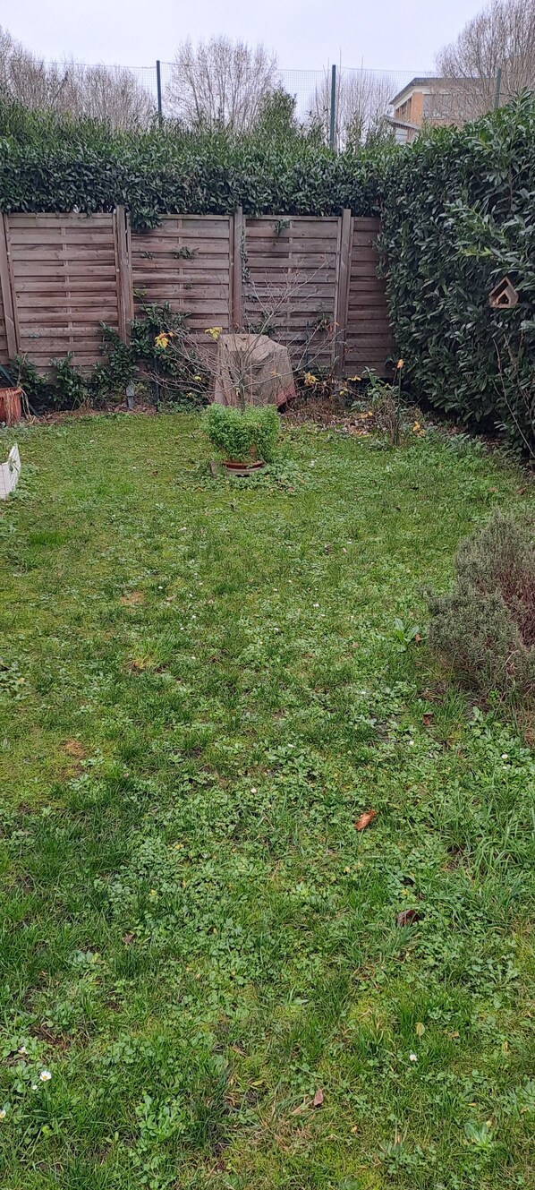 Property grounds - Chambre Double Dans Appartement 2 Pièces 45m2 en rez de Jardin (Montreuil)