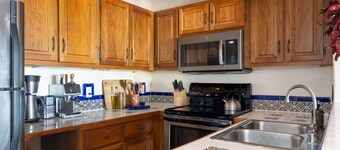 The Ristra Studio - 15min to Ski Valley