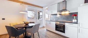 Apartment 'Appartement Annie' with Mountain View, Balcony and Wi-Fi