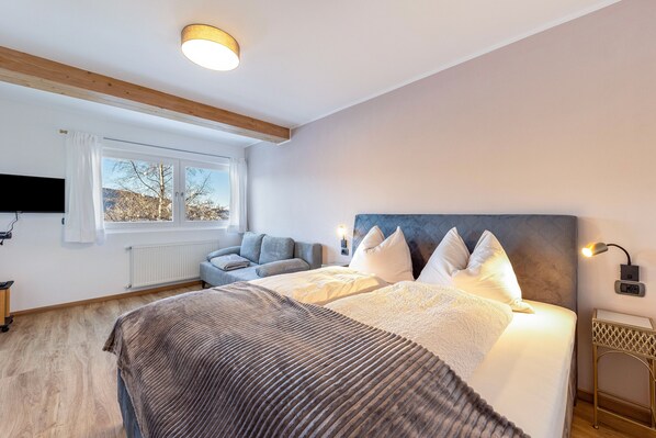 1 bedroom, free WiFi, bed sheets