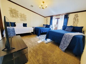 3 bedrooms, in-room safe, iron/ironing board, WiFi - YELO BNB in Frisco, TX  (Frisco)