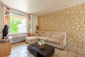 Fernseher, Stereoanlage