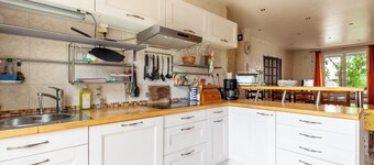 Villa 'Sam Suffy' with Private Terrace, Private Garden and Wi-Fi