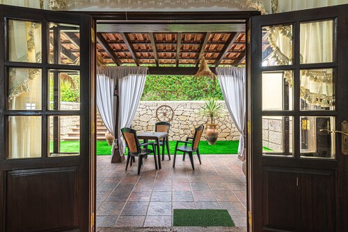 Villa "Aurora" mit beheiztem Pool, Meerblick, Privatem Pool und WLAN