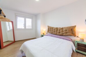 1 dormitorio, tabla de planchar con plancha, wifi gratis y ropa de cama