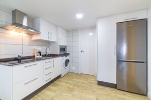 Fridge, microwave, coffee/tea maker, electric kettle