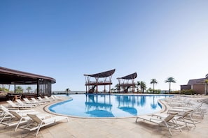 Pool - Days Hotel By Wyndham Fangchenggang Bailang Beach (Fangchenggang)