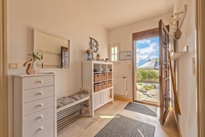 Interior - Holiday Home 'Typenhir' with Private Terrace, Private Garden and Wi-Fi (Camaret sur mer)