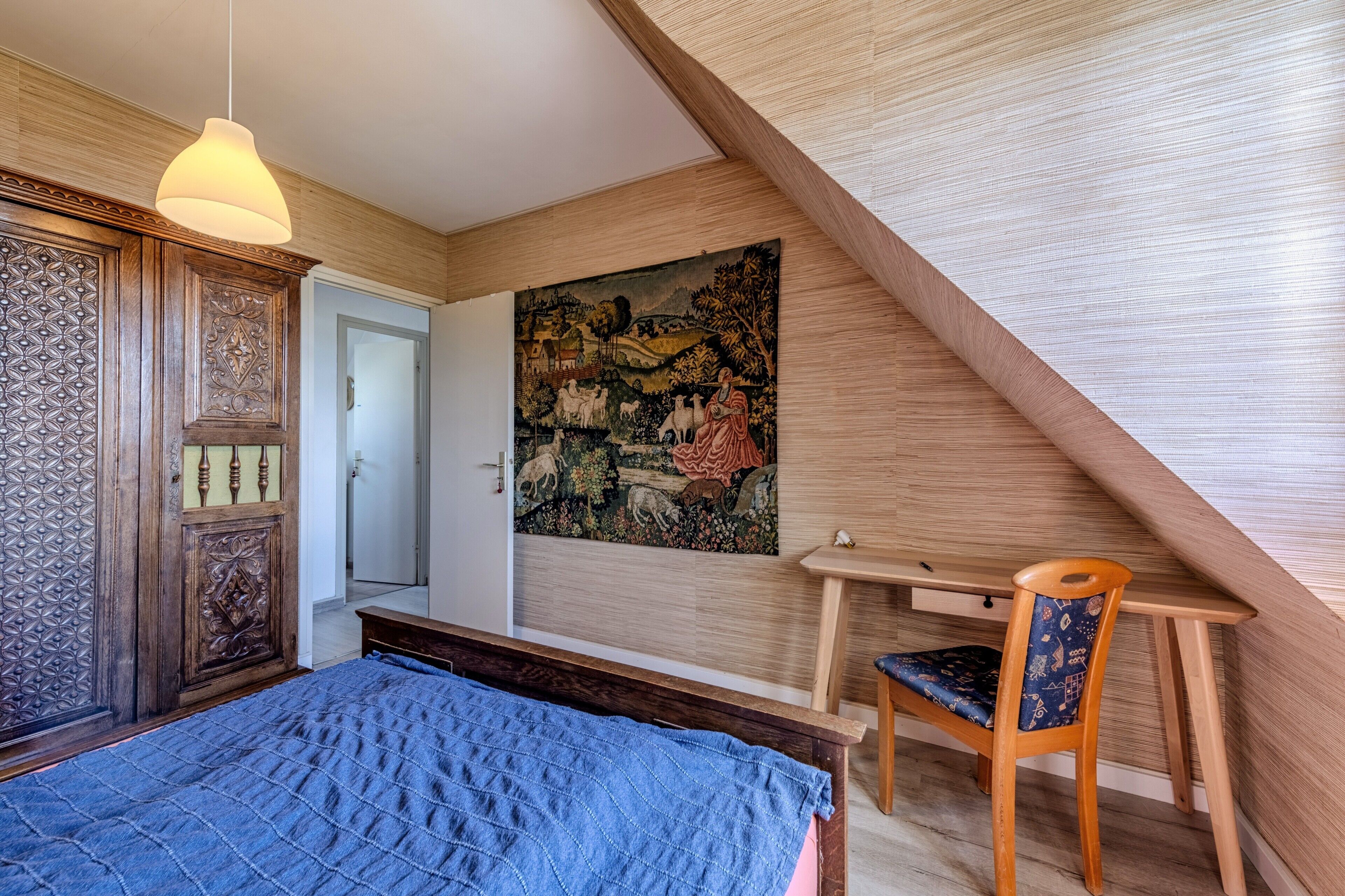 4 bedrooms, iron/ironing board, free WiFi, bed sheets