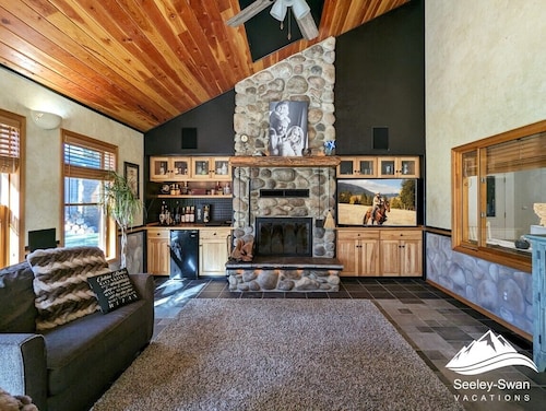 Retreat to Serenity Pines! Family Fun, Relaxation & Modern Comforts w/ RV Space!