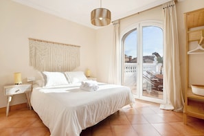 4 habitaciones, tabla de planchar con plancha y wifi gratis 