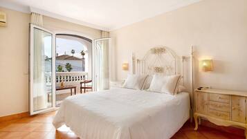 4 Schlafzimmer, BĂŒgeleisen/BĂŒgelbrett, kostenloses WLAN, BettwĂ€sche