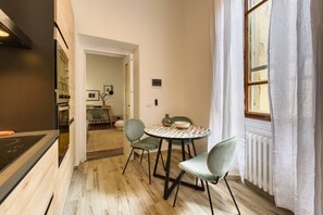 Dining - Apartments Florence- Oricellai two bedroom apartment (Firenze)