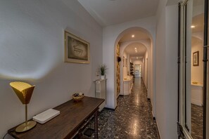 Interior - Apartments Florence- Golden Tower with View (firenze)