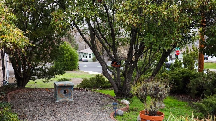 Ashland Commons Hostel