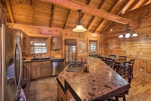 Fridge, microwave, oven, stovetop - Looking for the perfect vacation rental cabin in the Smoky Mountains? (Graysville)