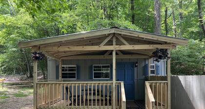 Private 1BR Cabin With Fenced In Dedicated Yard