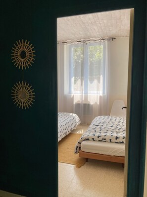 4 chambres, fer et planche à repasser, lit parapluie, Wi-Fi gratuit