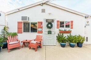 Exterior - The Resting Place in Thousand Oaks (Thousand Oaks)