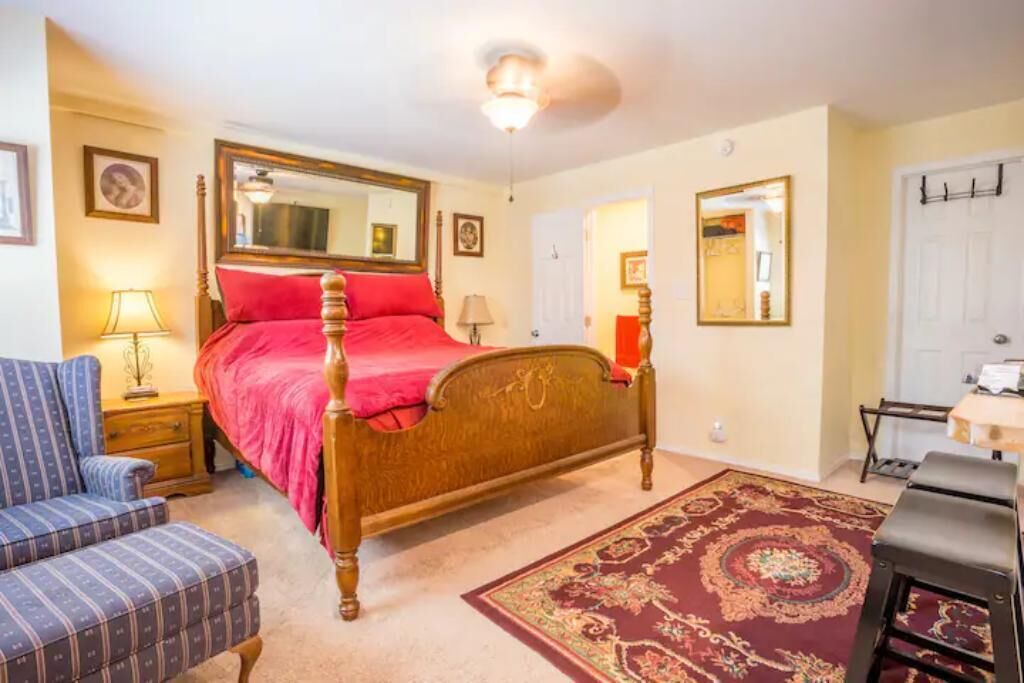 1 室のベッドルーム、セーフティボックス (室内)、WiFi (無料)、ベッドシーツ