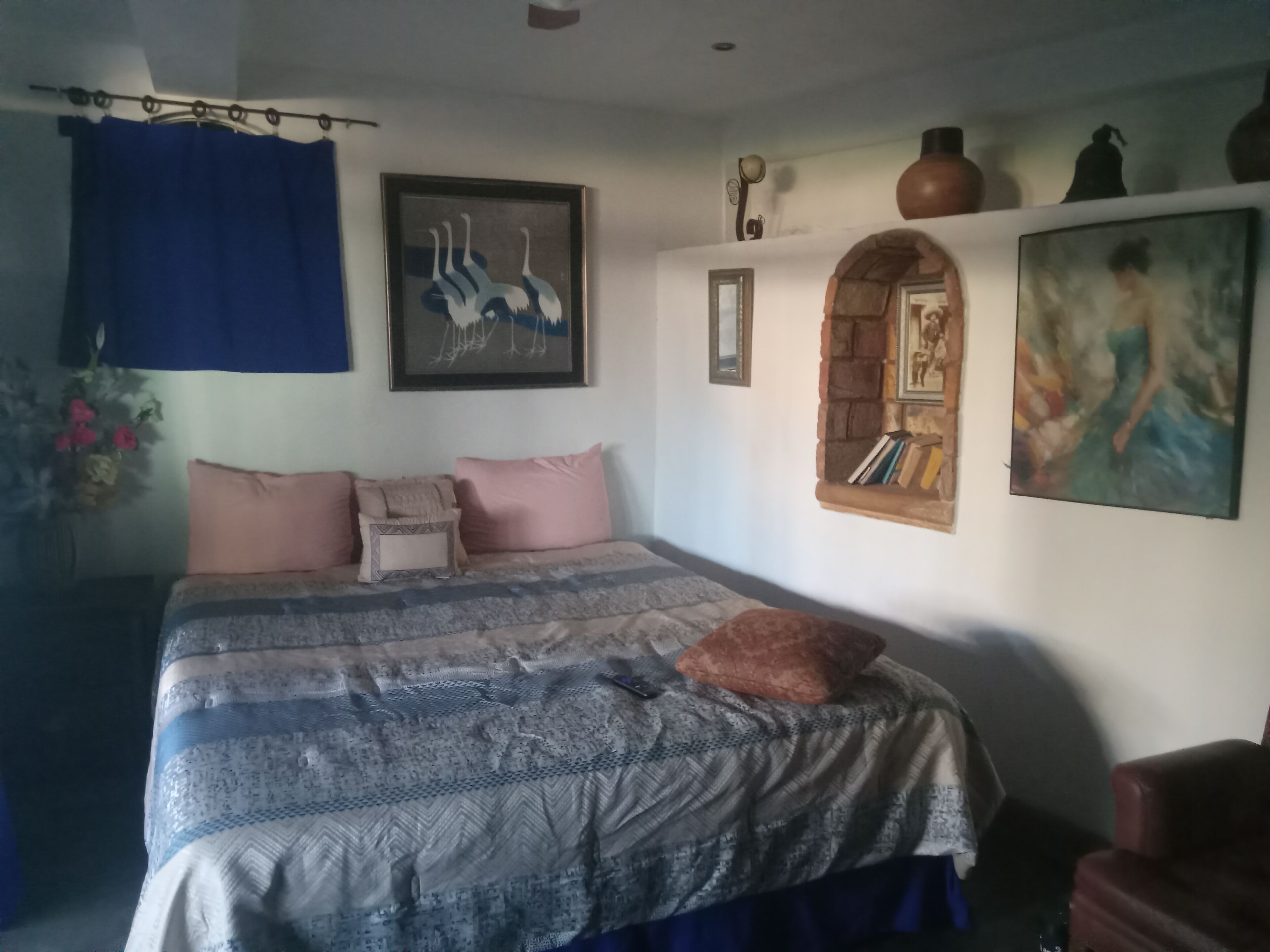 2 bedrooms, in-room safe, desk, iron/ironing board