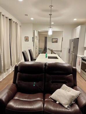 Interior - Cozy home in the heart of E Atlanta surrounded by nice restaurants & activities (Atlanta)