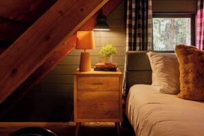 Room - Riverfront Cabin: Iconic Mt. Index Views & Hot Tub (Gold Bar)