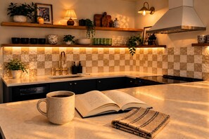 Cozy mornings at Oxbow - Riverfront Cabin: Iconic Mt. Index Views & Hot Tub (Gold Bar)