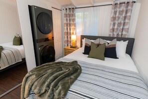 3 habitaciones, tabla de planchar con plancha, wifi y ropa de cama 