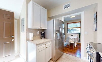 Newly remodeled house in San Marco few minutes walk to Square  & Riverwalk