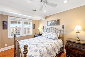 4 bedrooms, iron/ironing board, free WiFi, bed sheets